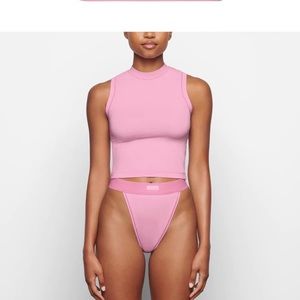 Skims bubblegum mock neck tee TAGS STILL ON